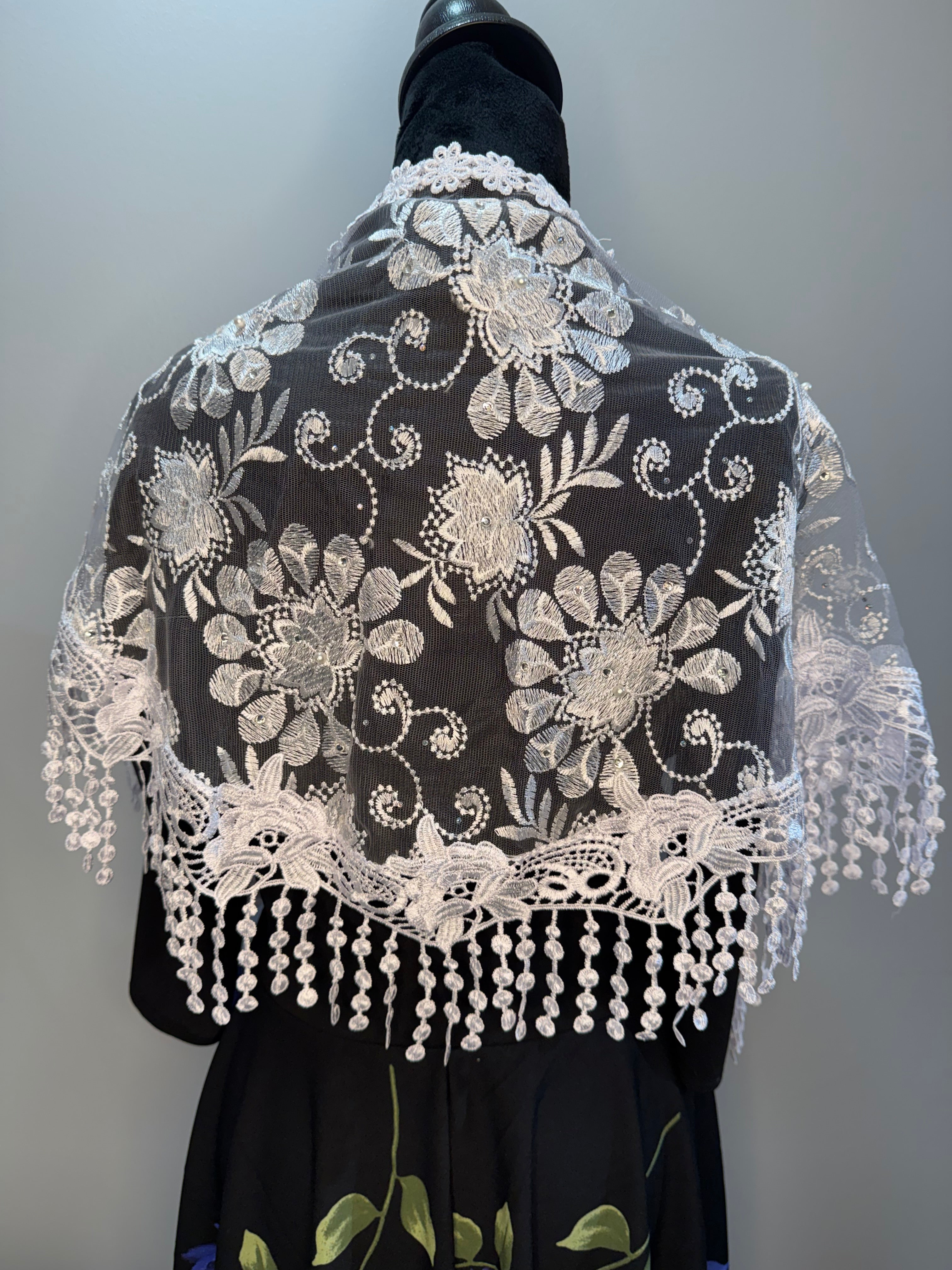 Beaded Floral Lace Veil - White