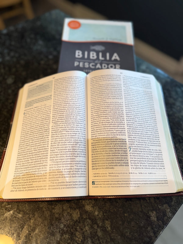 Biblia del Pescador Letra Grande RV 1960 – Caoba y Café