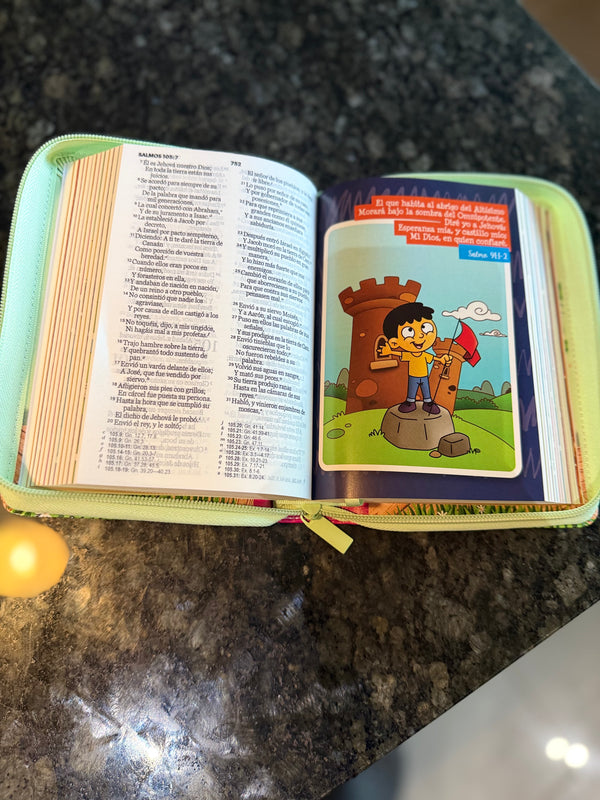 Santa Biblia Creciendo | Edición Inspiracional para Niñas